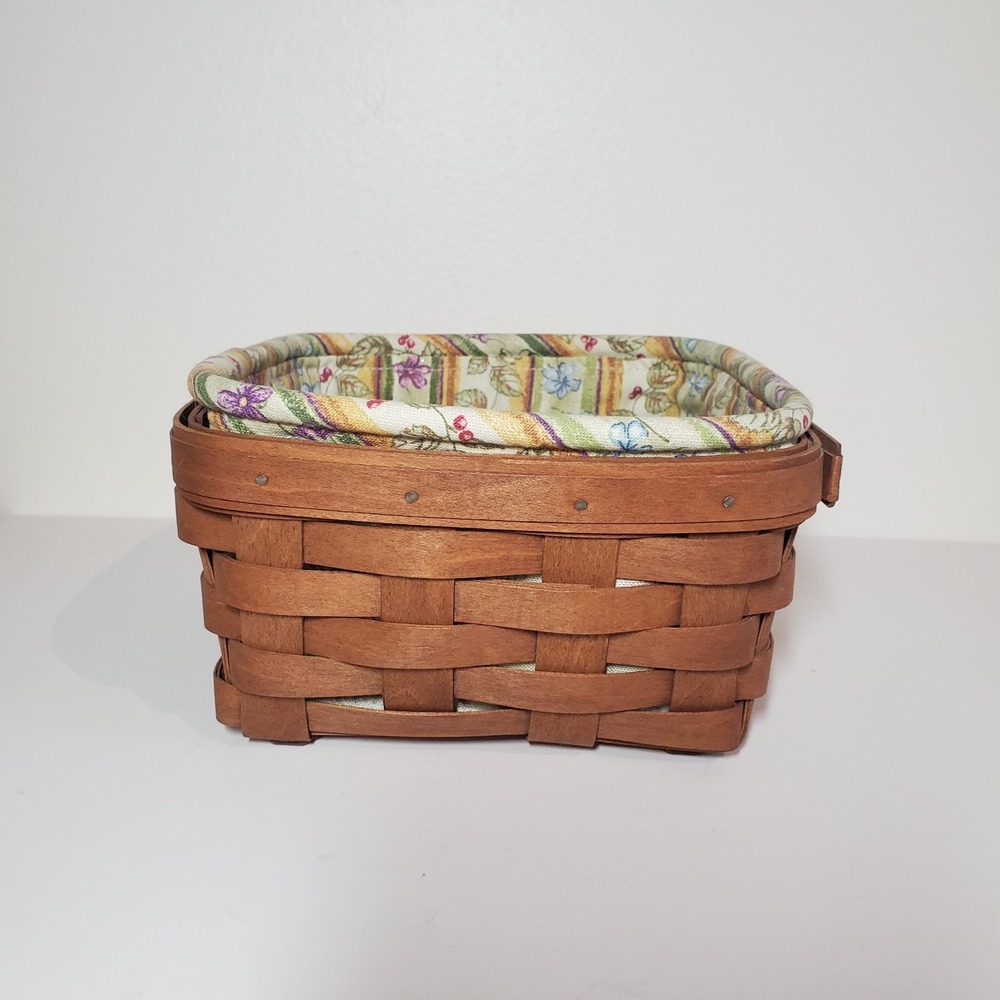 Longaberger 2008 berry basket with floral fabric lining-see descr for dimensions